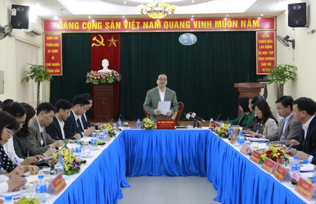 Phó Chủ tịch Phùng Thị Hồng Hà tham dự buổi làm việc của Bí thư Thành ủy tại Sở Tài chính